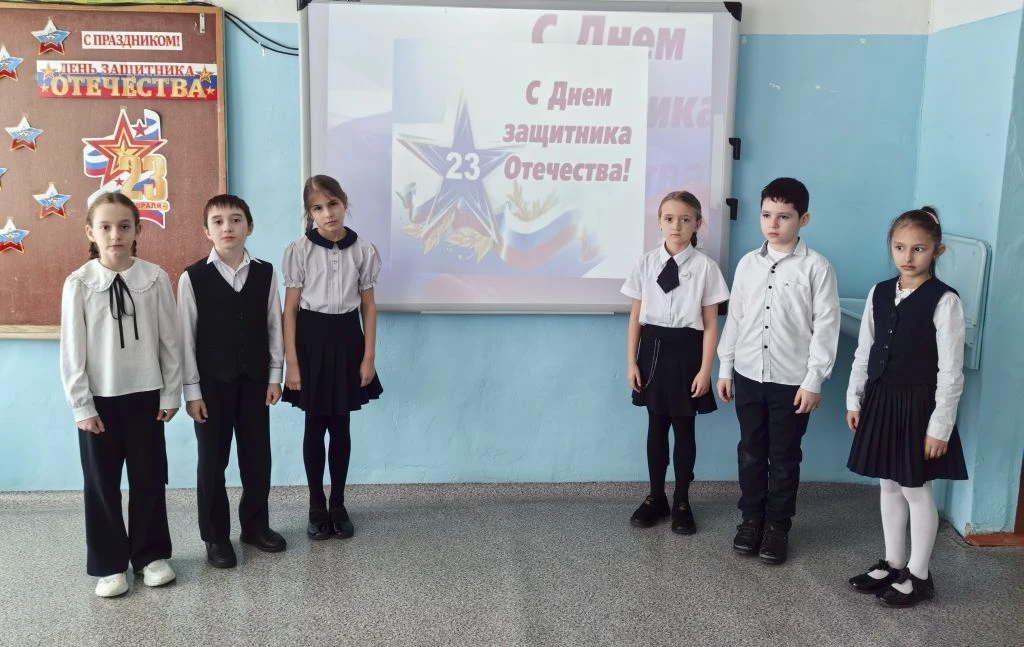 23 февраля — день воинской славы России, которую российские войска обрели на полях сражений. Изначал