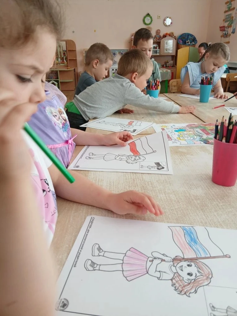 Россия- Родина моя! Дети видят Россию красивой, светлой и доброй — и напоминают нам о том, что мы де