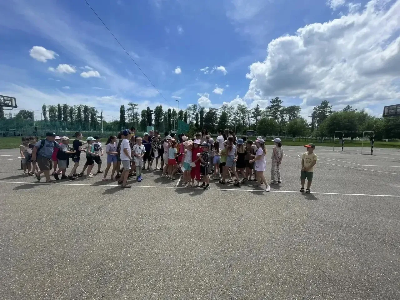 🔥 Вот и пролетела первая школьная смена нашего лагеря! 🔥

Сегодня мы с грустью и радостью проводил