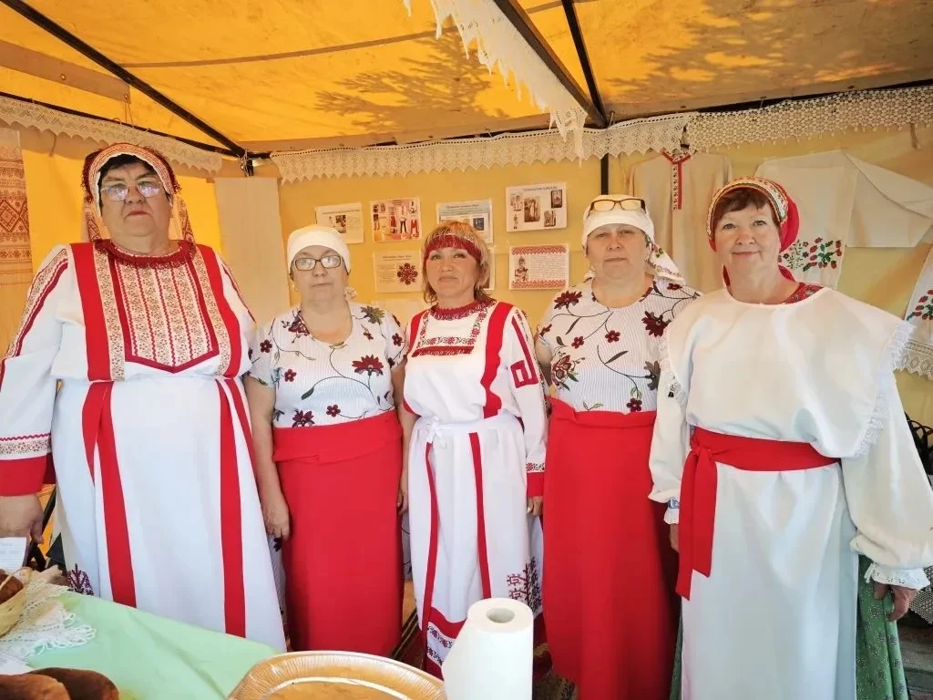 Помощь нашим бойцам🇷🇺

На празднике, посвящённом юбилею Большого Улуя,  коллективы Кытатского и Та