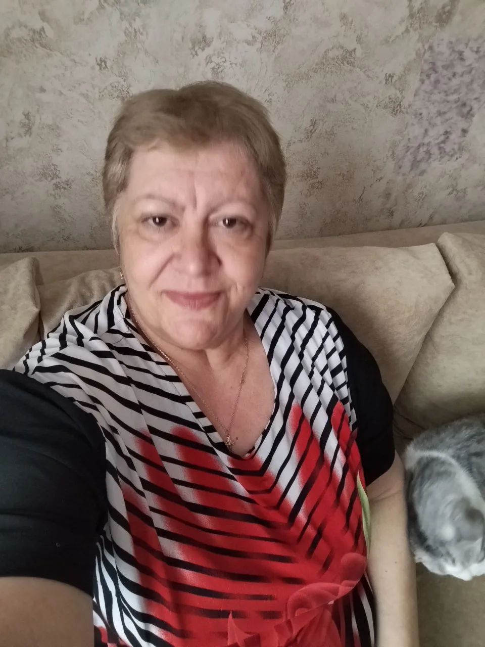 Друзья, кому интересна работа/подработка онлайн,в крутой компании NL, пишите мне 
Все расскажу и объ