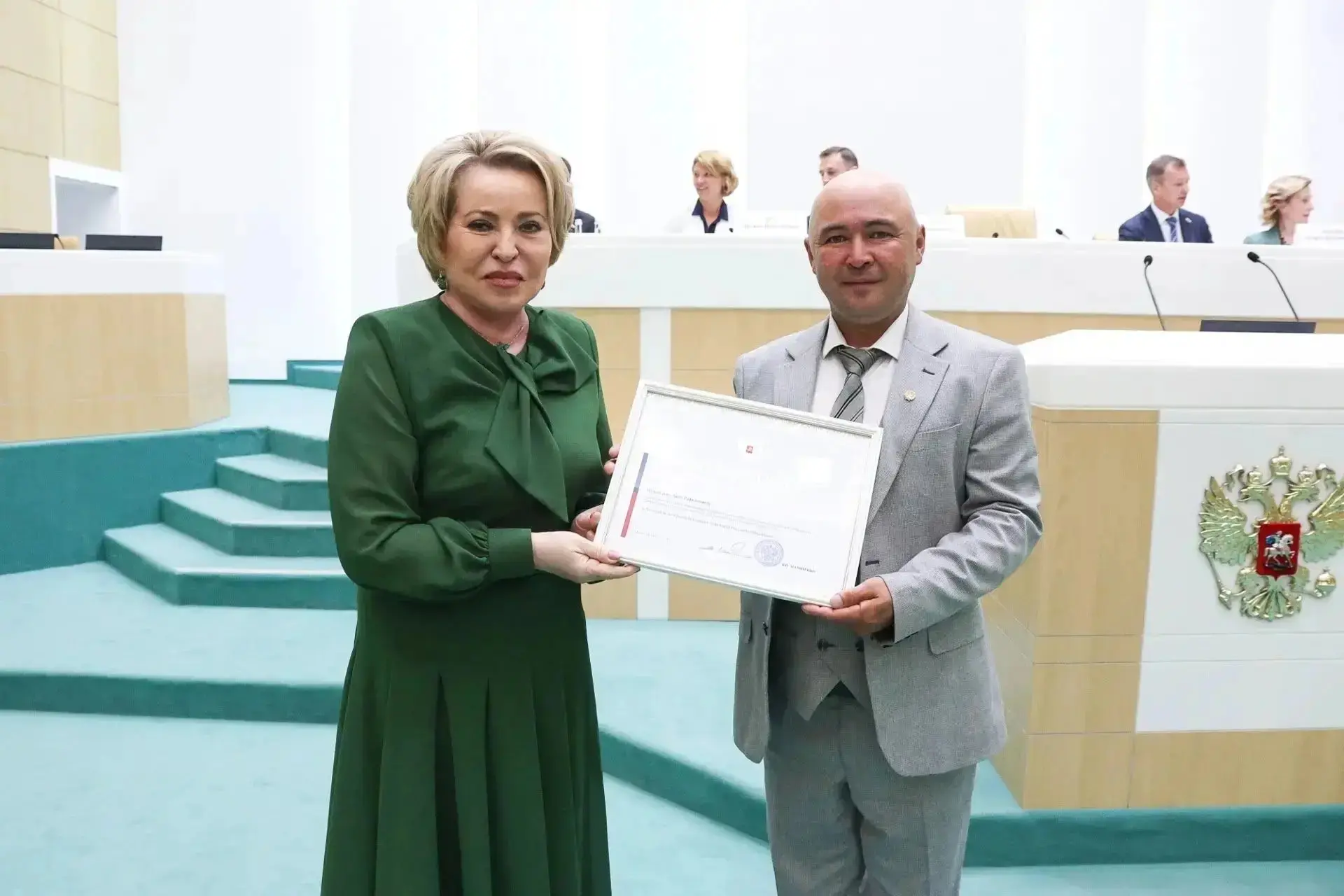 #Знай_наших
Дим Мужаверов, педагог дополнительного образования ТЦ "Иремель" села Уральск, награжден 
