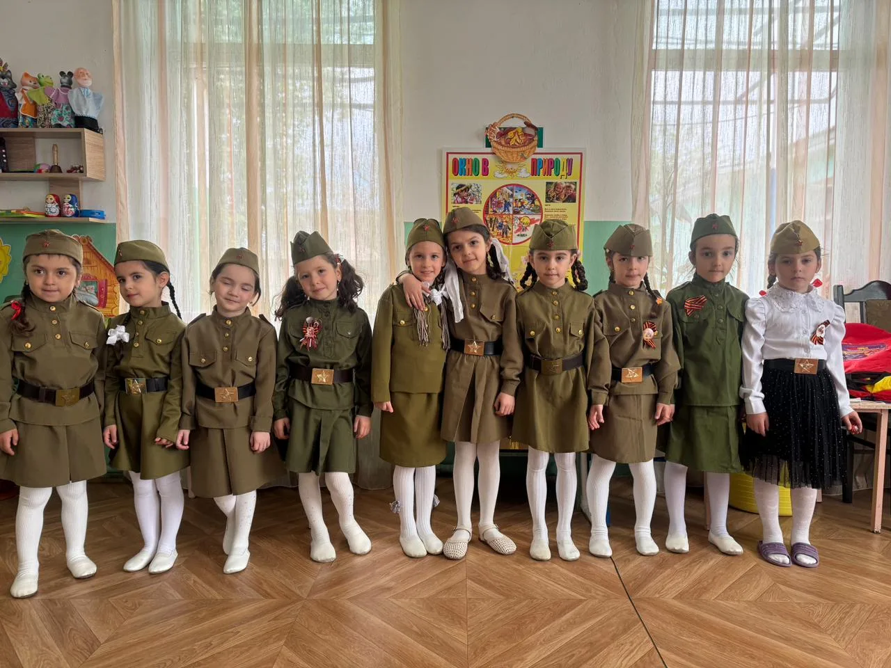Цель: воспитание патриотических чувств у детей, уважение к народным героям, а также событиям времен 