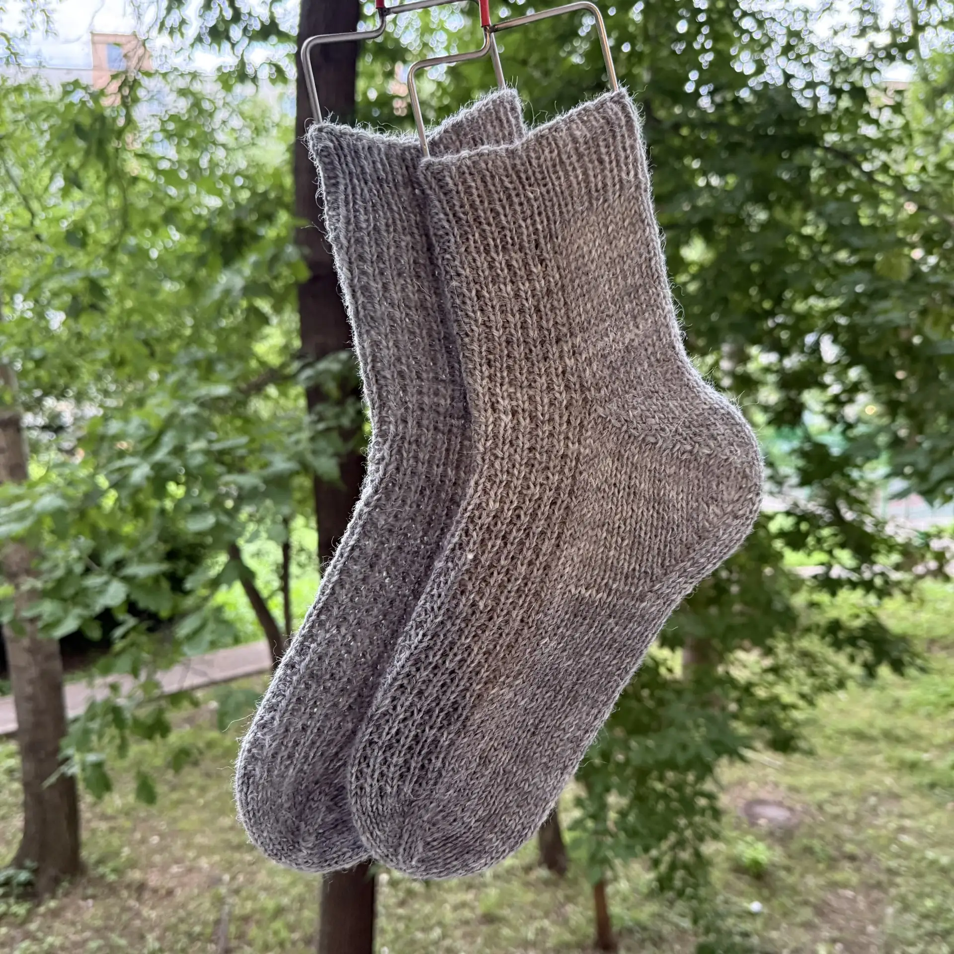 Сегодня довязала носочки. Еще одна пара в Коробочку Добра 💖