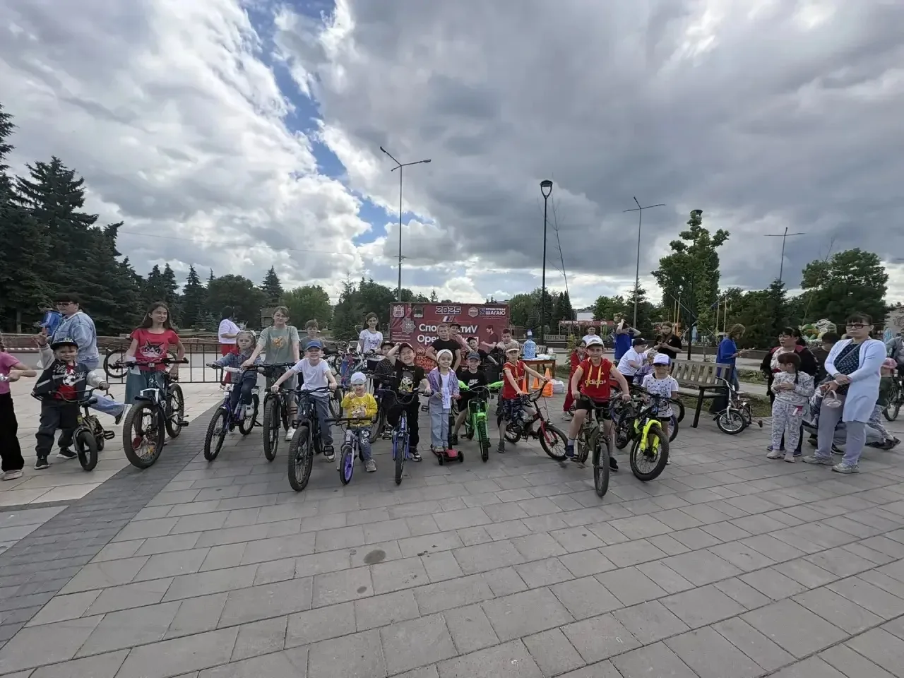 6 июня на площади города прошёл ежегодный велозабег. Среди участников были воспитанники нашего детск
