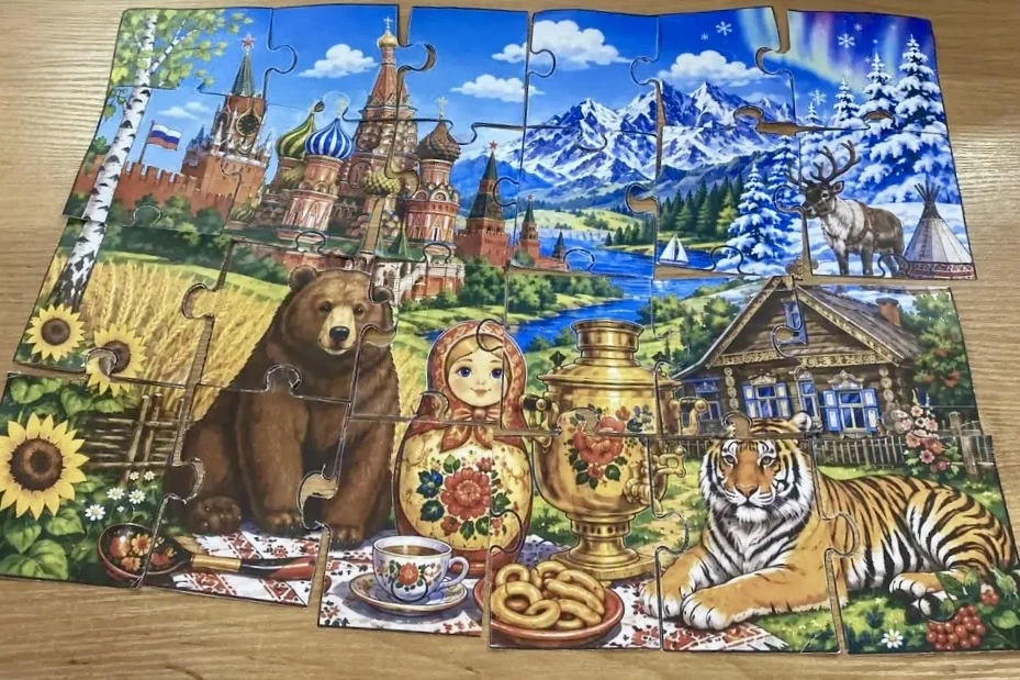 📌 Сегодня в лагере «Солнышко» день прошёл под девизом «Россия начинается с тебя!» 🤍💙❤️

🧩 Мальчи