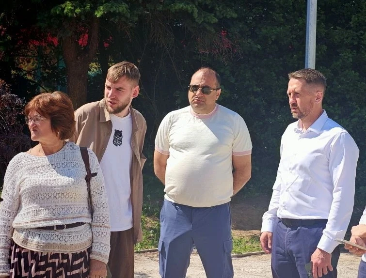 🌳Готовим к открытию сквер в Заволжье на пересечении улиц Голубкова и Стопани. Благоустройство здесь