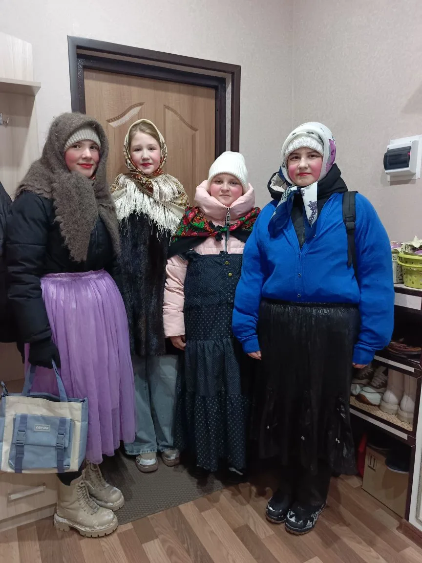 ❄Колядки💫 
Обучающиеся нашей школы решили отметить Старый Новый год особым образом, выйдя колядоват