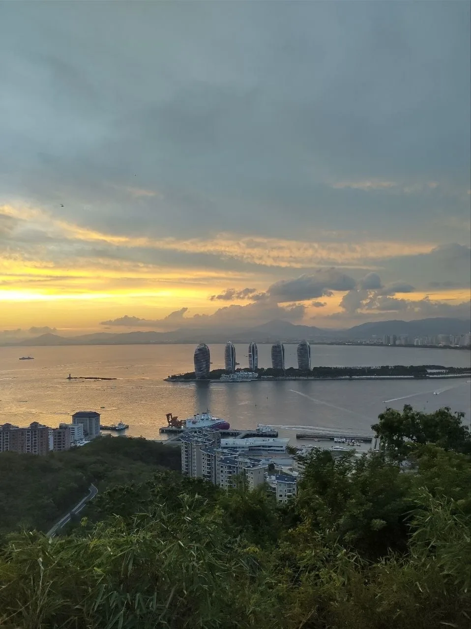 Хайнань ✈ из Уфы 21.06 - 10 ночей🔥🔥🔥
🏨 Hyton Hotel Sanya 4* - 154 000 на двоих
🏨 Sanya Seacube 