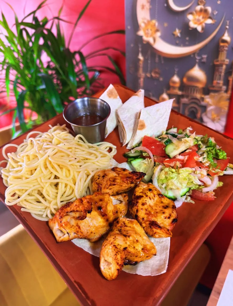 Добрый день, дорогие друзья! 😉

У нас в меню НОВИНКА! 💥
«Куриный шашлык» (шашлык, спагетти, салат,