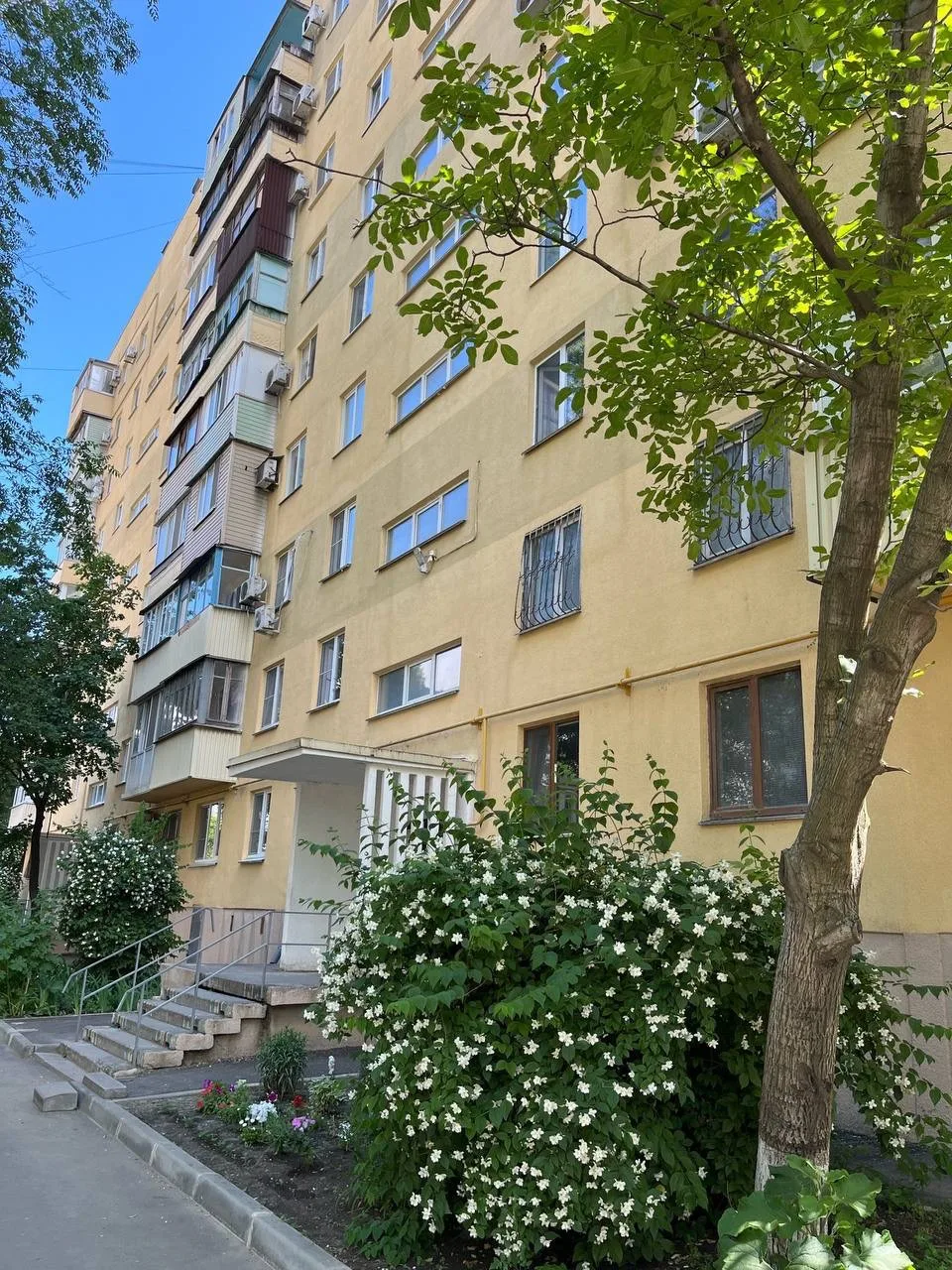 🏠 Продам 2-комнатную квартиру  
📍 *Центральный район, пр. Металлургов, 71*  
🏢 *8 этаж из 9*

📐 