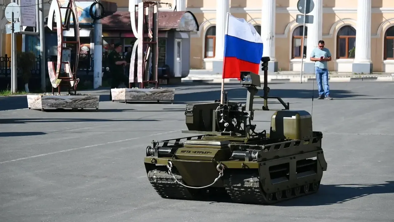 🇷🇺 Выставка военной техники и вооружения ВС страны. Ее подготовило командование воинских частей из