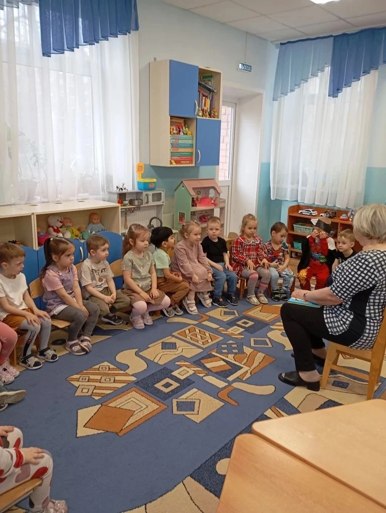 #30 марта – всемирный день карандаша

Спят в коробке малыши,
Малыши – карандаши.
Красный, жёлтый, го