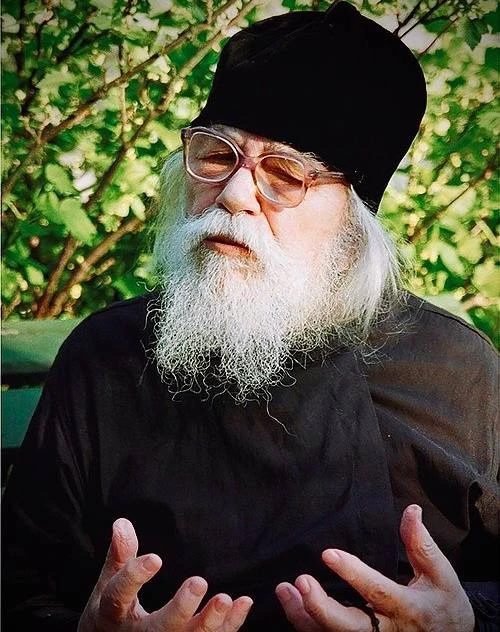 Мы постоянно кого-то обижаем, постоянно дуемся на кого-то, сердимся, враждуем без примирения. Посмот