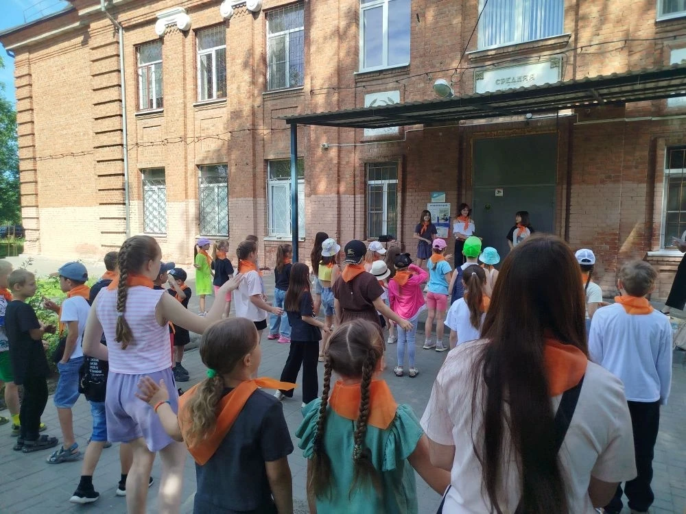 ✨ Ура! 🎉 Сегодня уже 6-й день нашего лагеря "Светлячок"! ☀️ Мы полны энергии и готовы к новым прикл