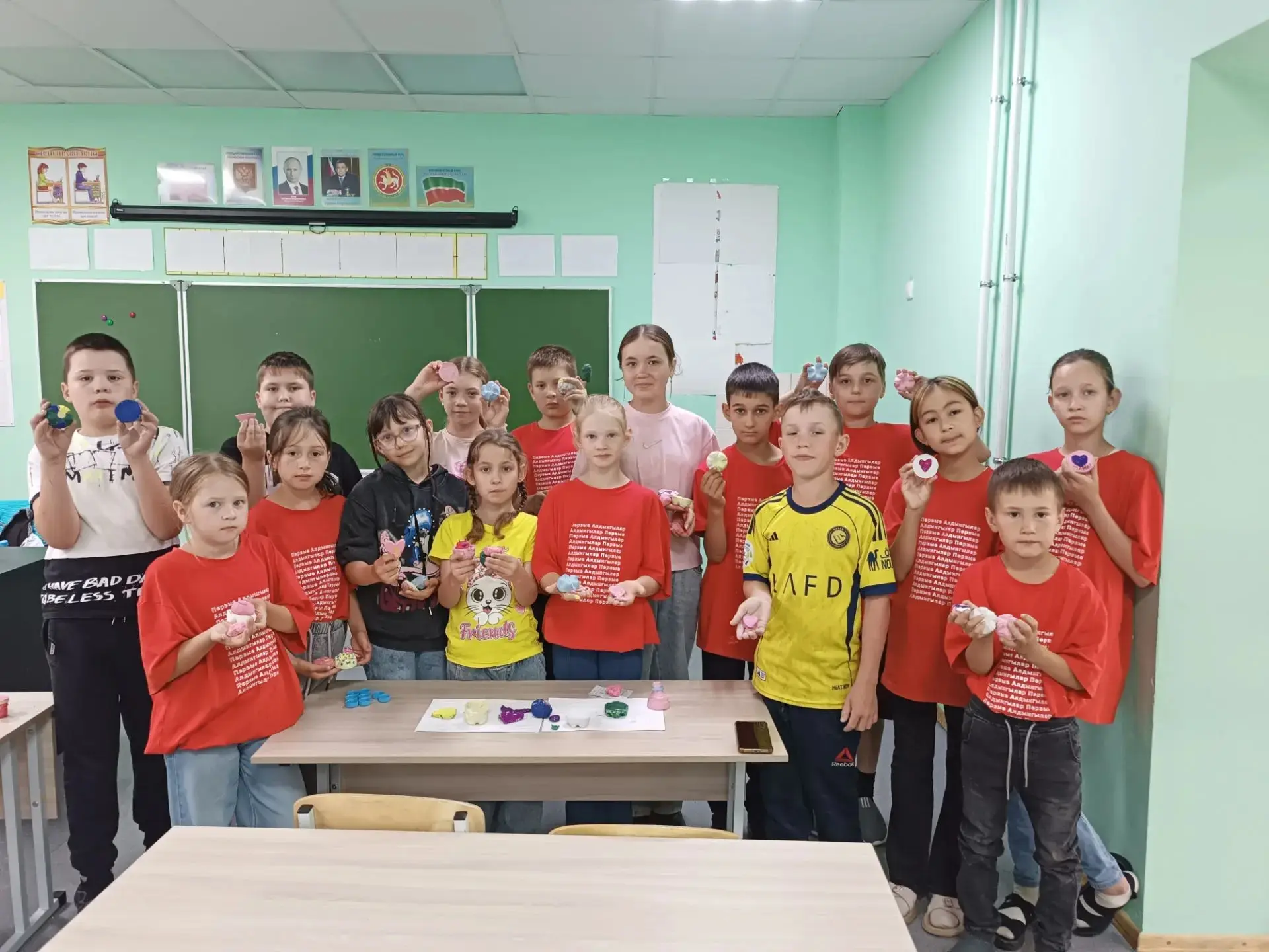 В пришкольном лагере "Крепыш" 
"День мастерилки"
 
#Росдетцентр
#НавигаторыДетства#ДвижениеПервых #М
