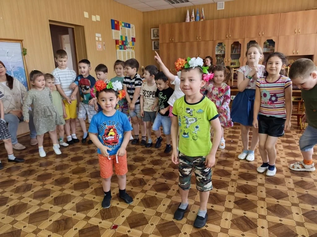 Праздник, посвященный Дню защиты детей - это любимые песни, весёлые пляски, задорные игры, хитроумны