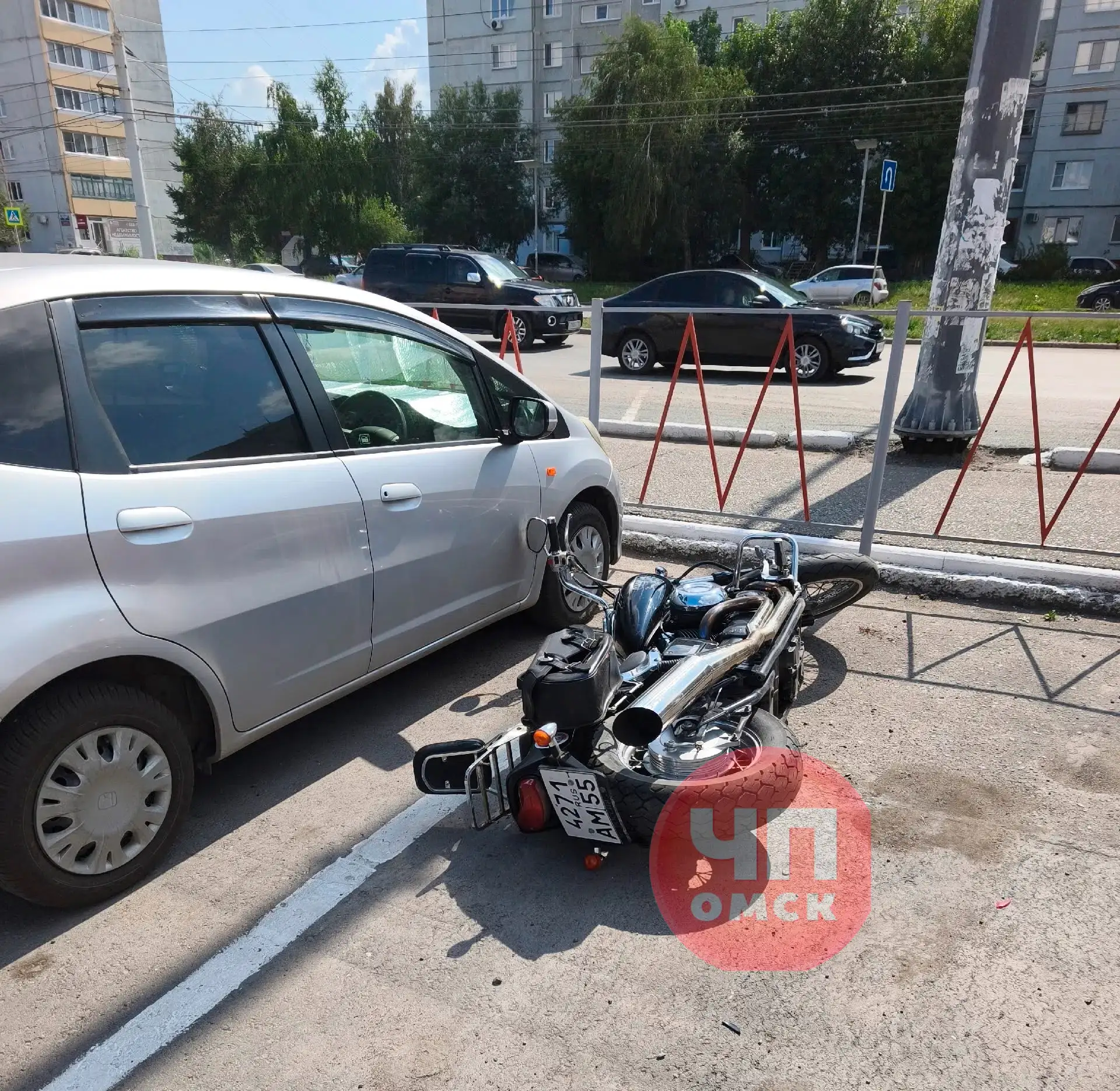 Добрый вечер. Прошу помощи у очевидцев. 24.07.2026 в 12:49 произошло ДТП на парковке Маяк Молл, води