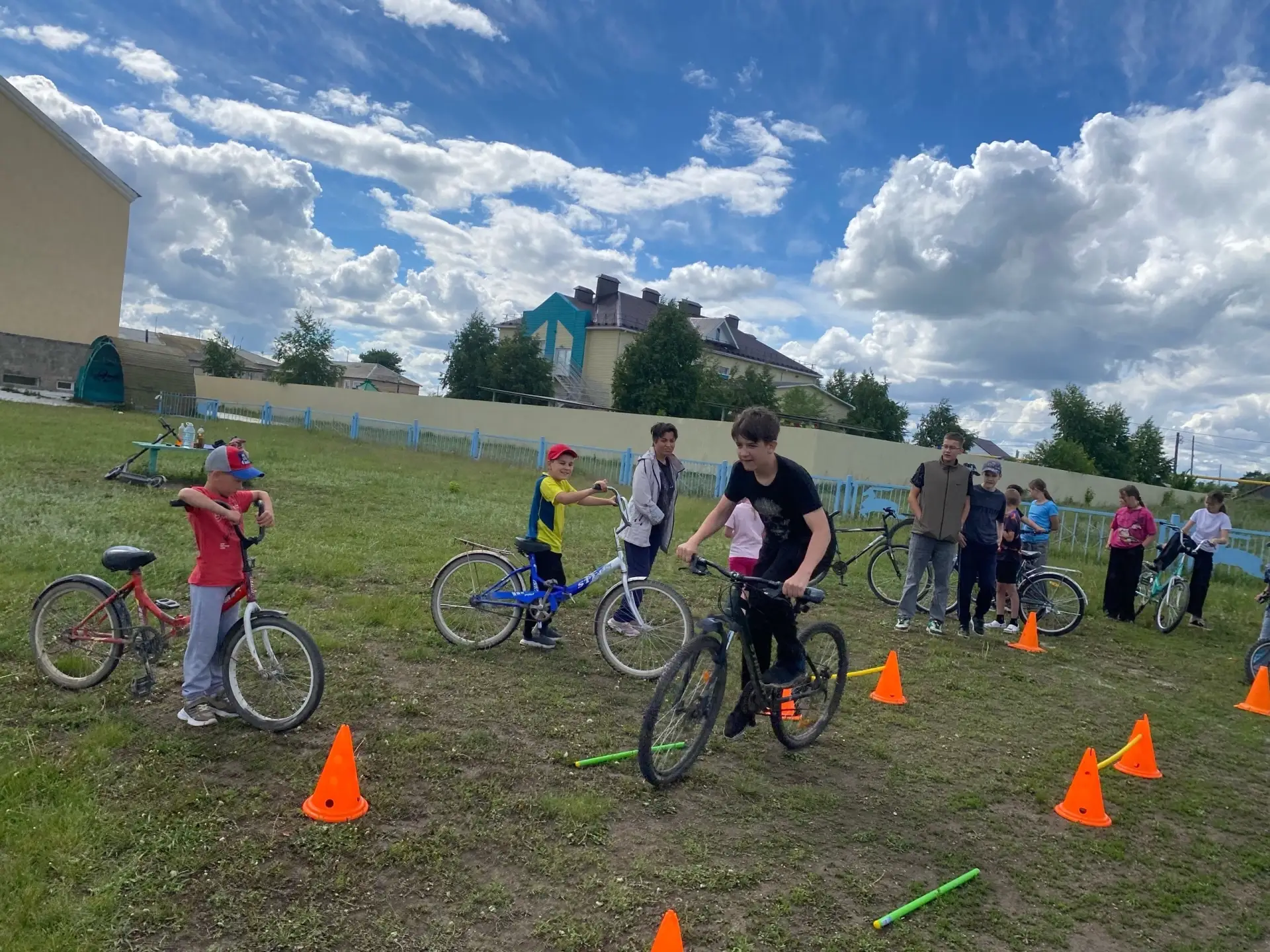 🚴2 июня на территории Дома культуры п. Новокаолиновый прошло традиционное ежегодное спортивное меро