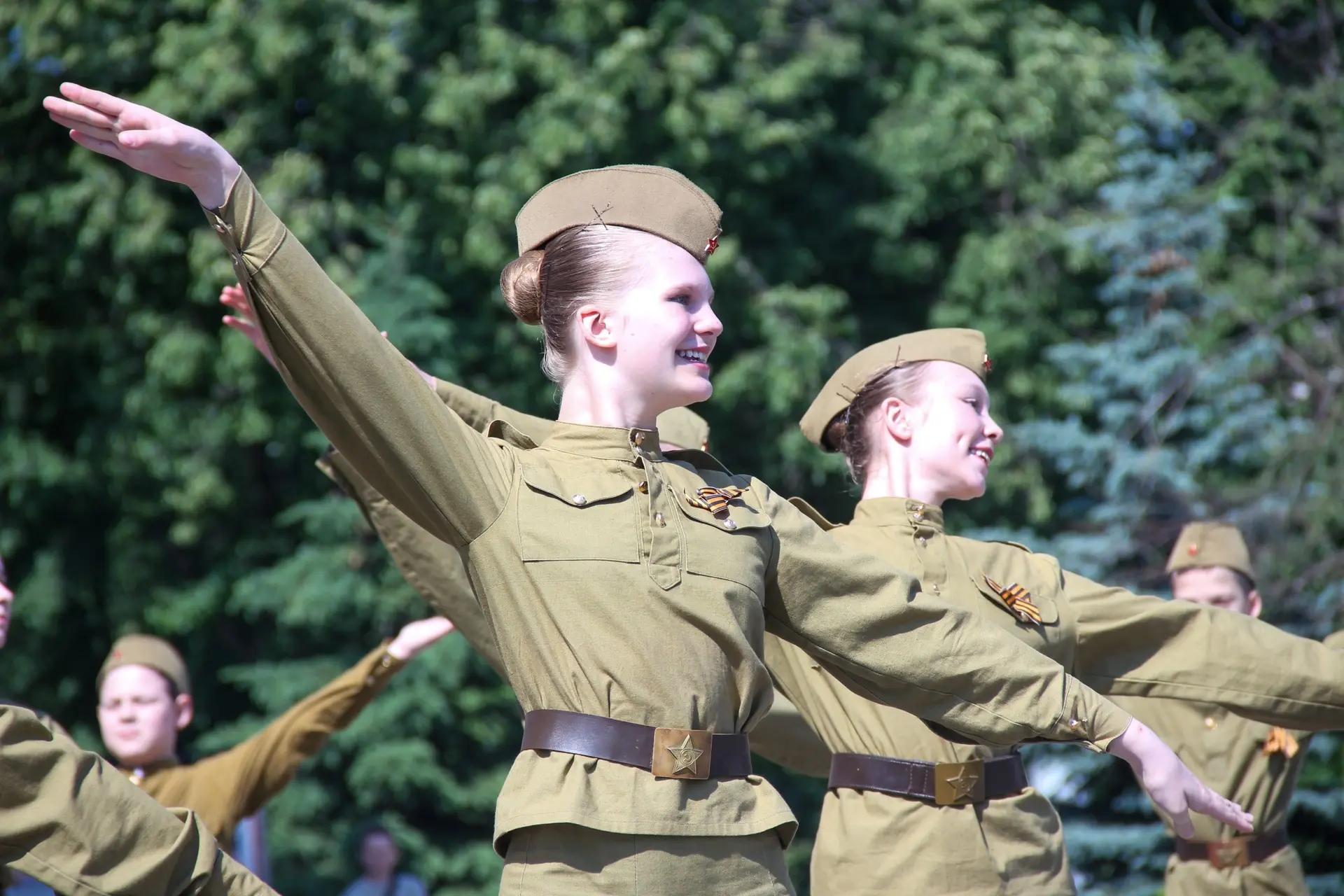 🇷🇺С Днем России! 🇷🇺

🤍МИРА🤍
💙ЧЕСТНОСТИ💙
❤️СМЕЛОСТИ❤️

А мы пока делимся фотографиями с нашег
