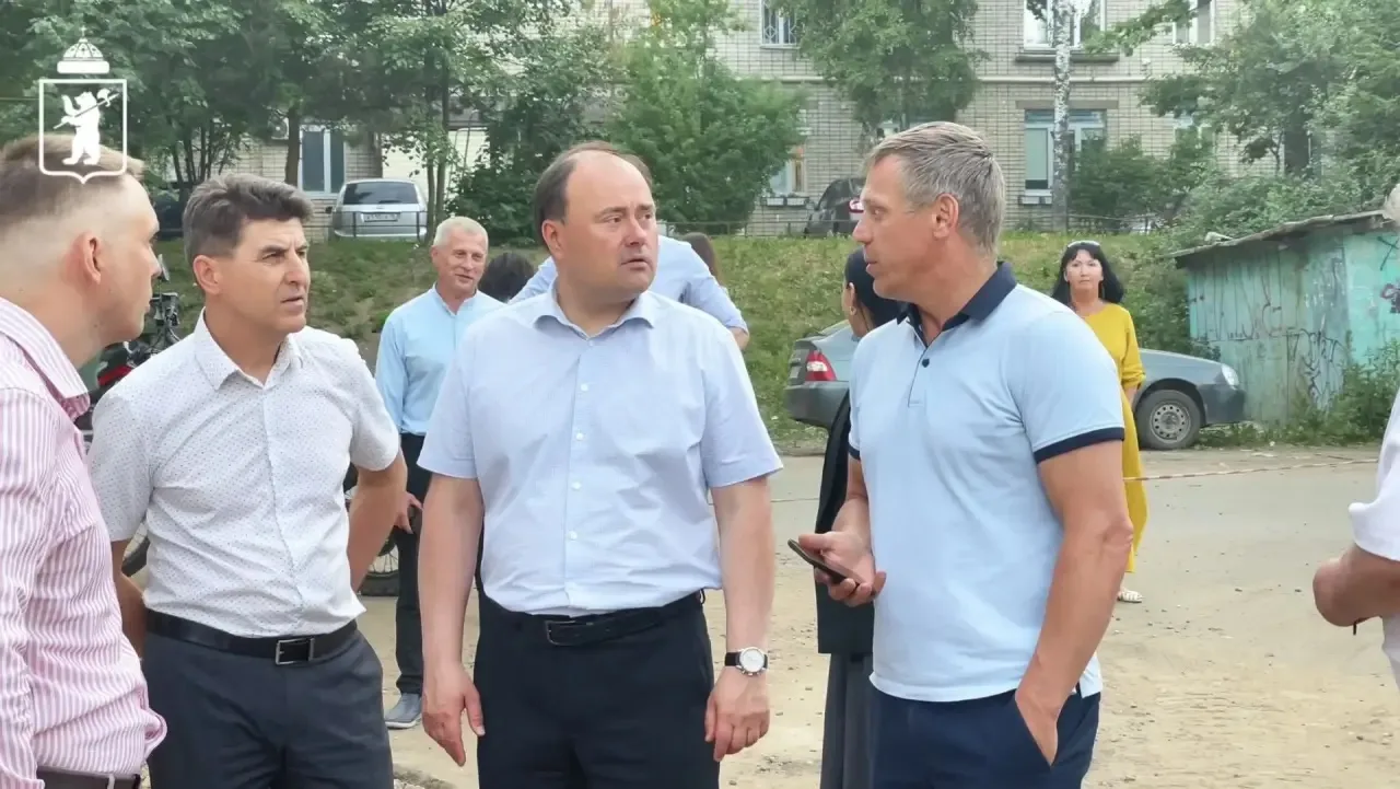 🏠 Продолжаем приводить дворы в порядок

Ежегодно в Ярославле благоустраиваются десятки дворовых тер