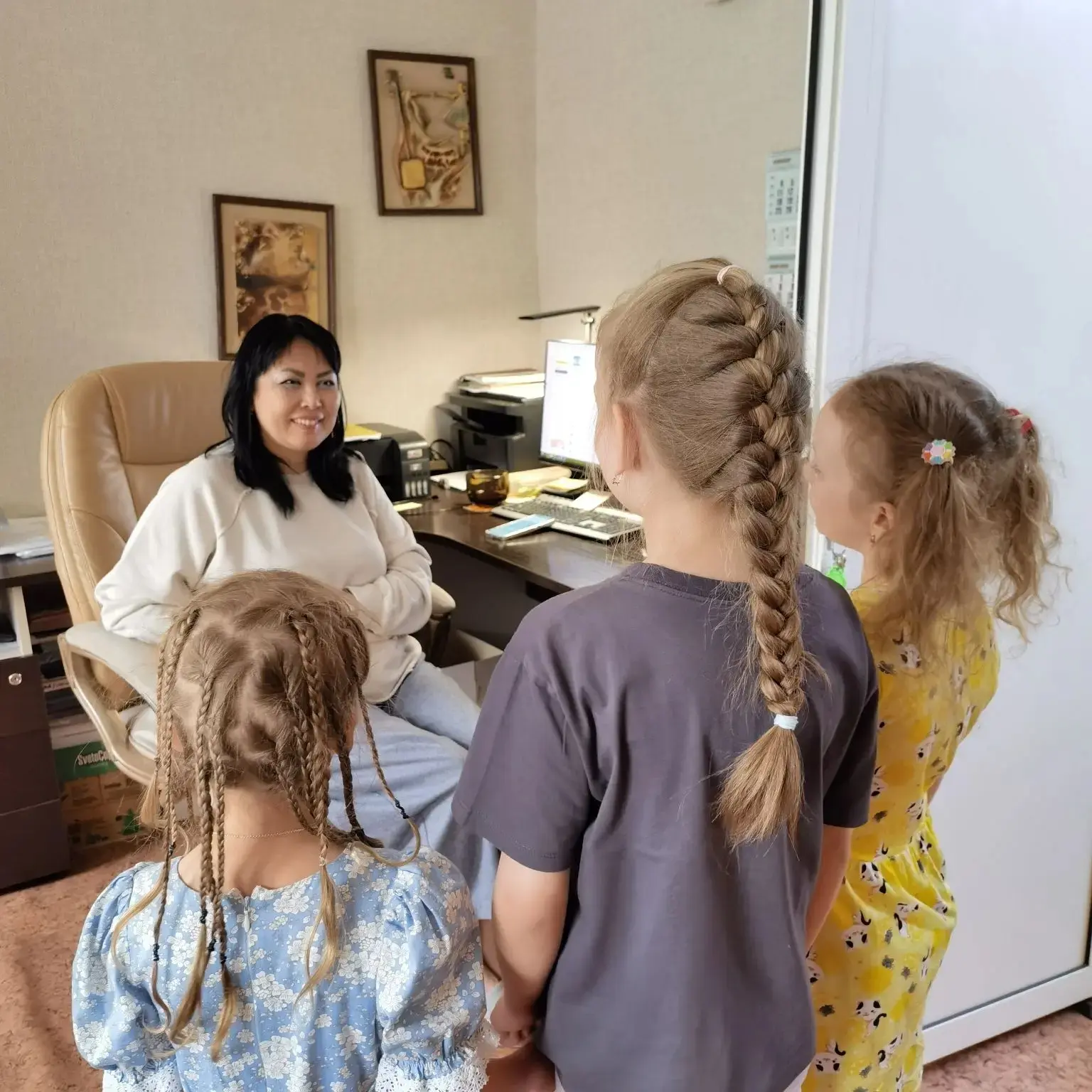 🌞 Готовимся к выпускному из детского сада! 🌞 

Ребята в полном восторге: выбирают наряды, разучива