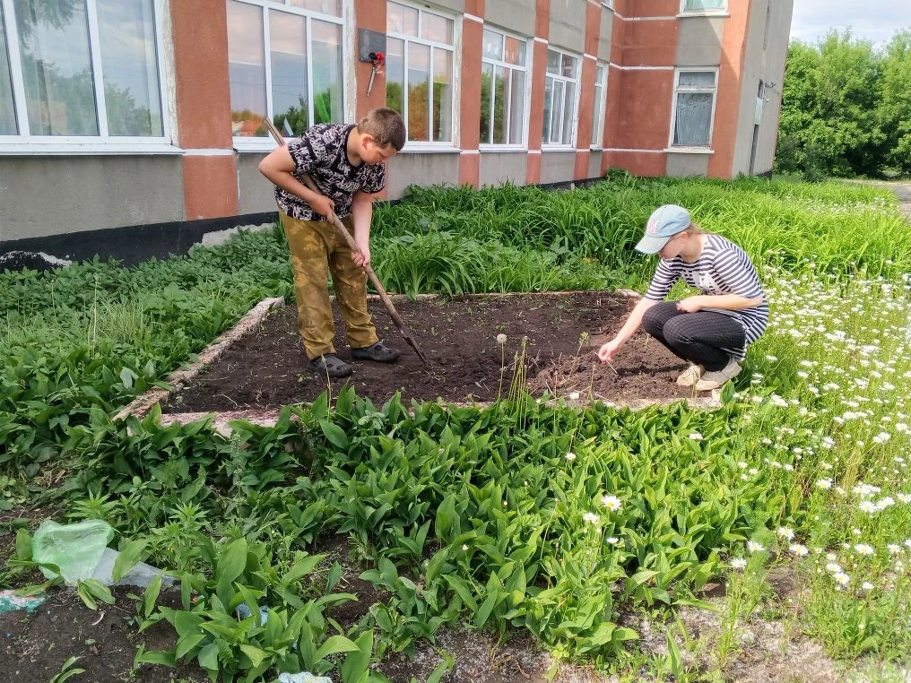 Наступило лето, и вместе с ним началась летняя практика для учеников школы.
Особое внимание уделено 