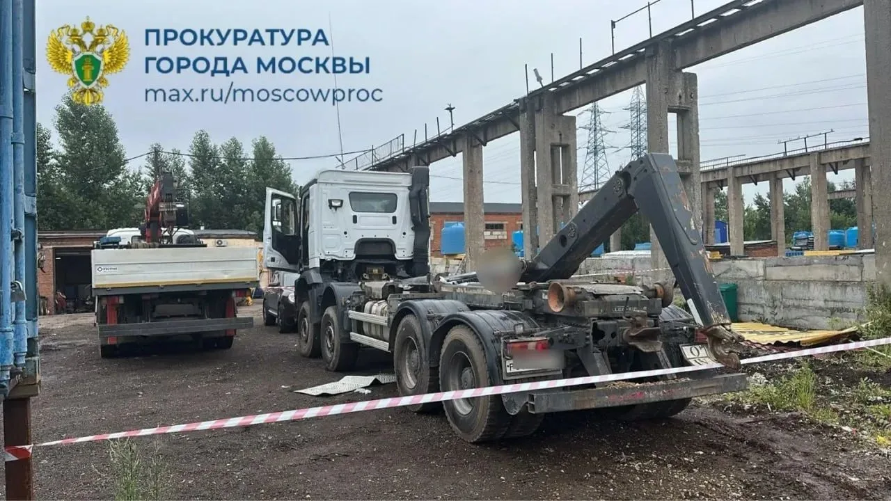 Смертельный инцидент на стройке в Москве: на рабочего упала гидравлическая стрела

47-летний мужчина