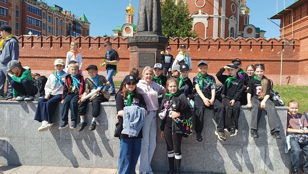 Привет из пришкольного лагеря "Лучики единства"! ☀️ Делимся самыми свежими новостями нашего очередно
