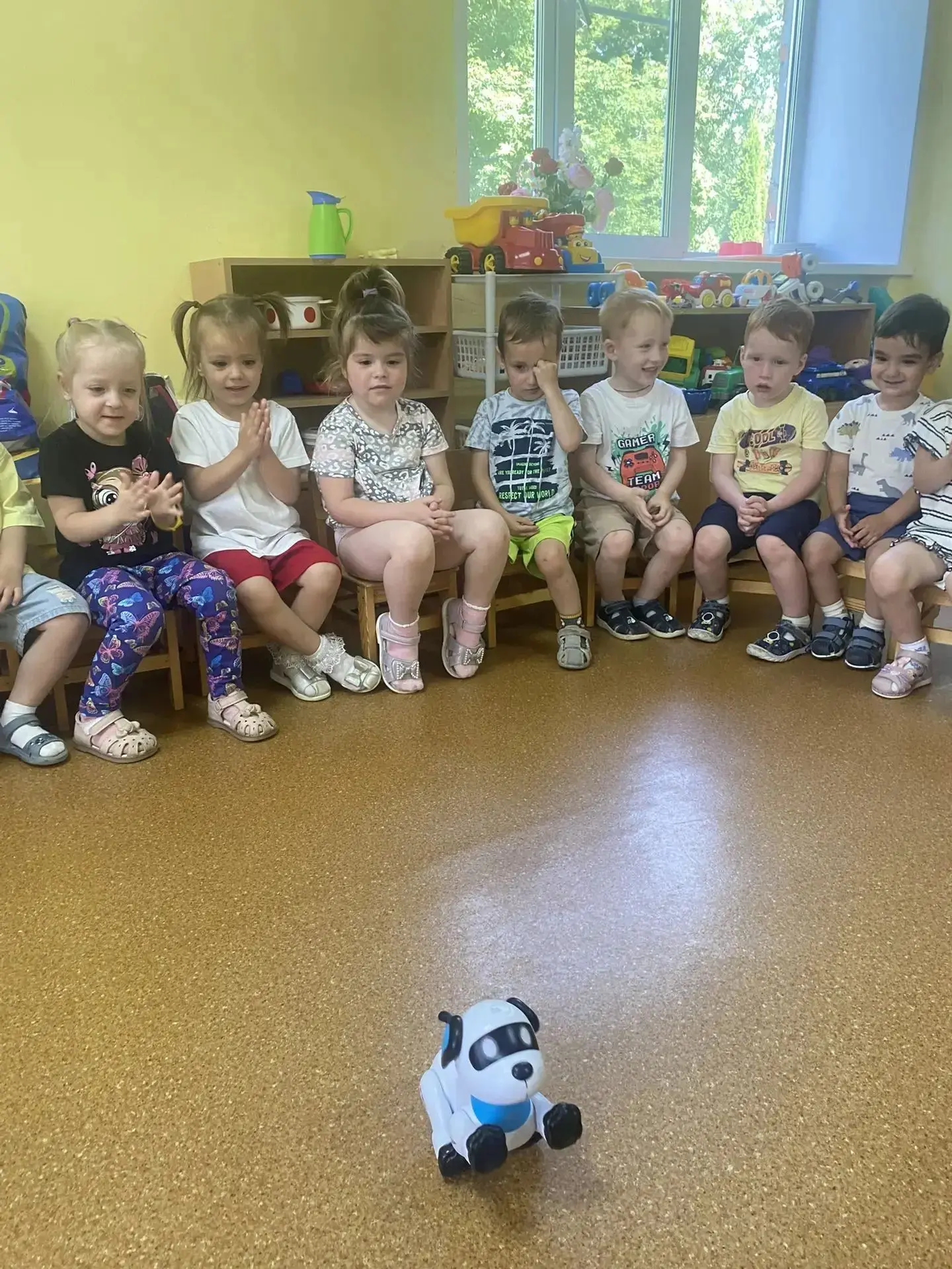 Развлечение  «День домашних питомцев»

для детей 3- 4 лет

Цель: закрепление знаний детей о домашних