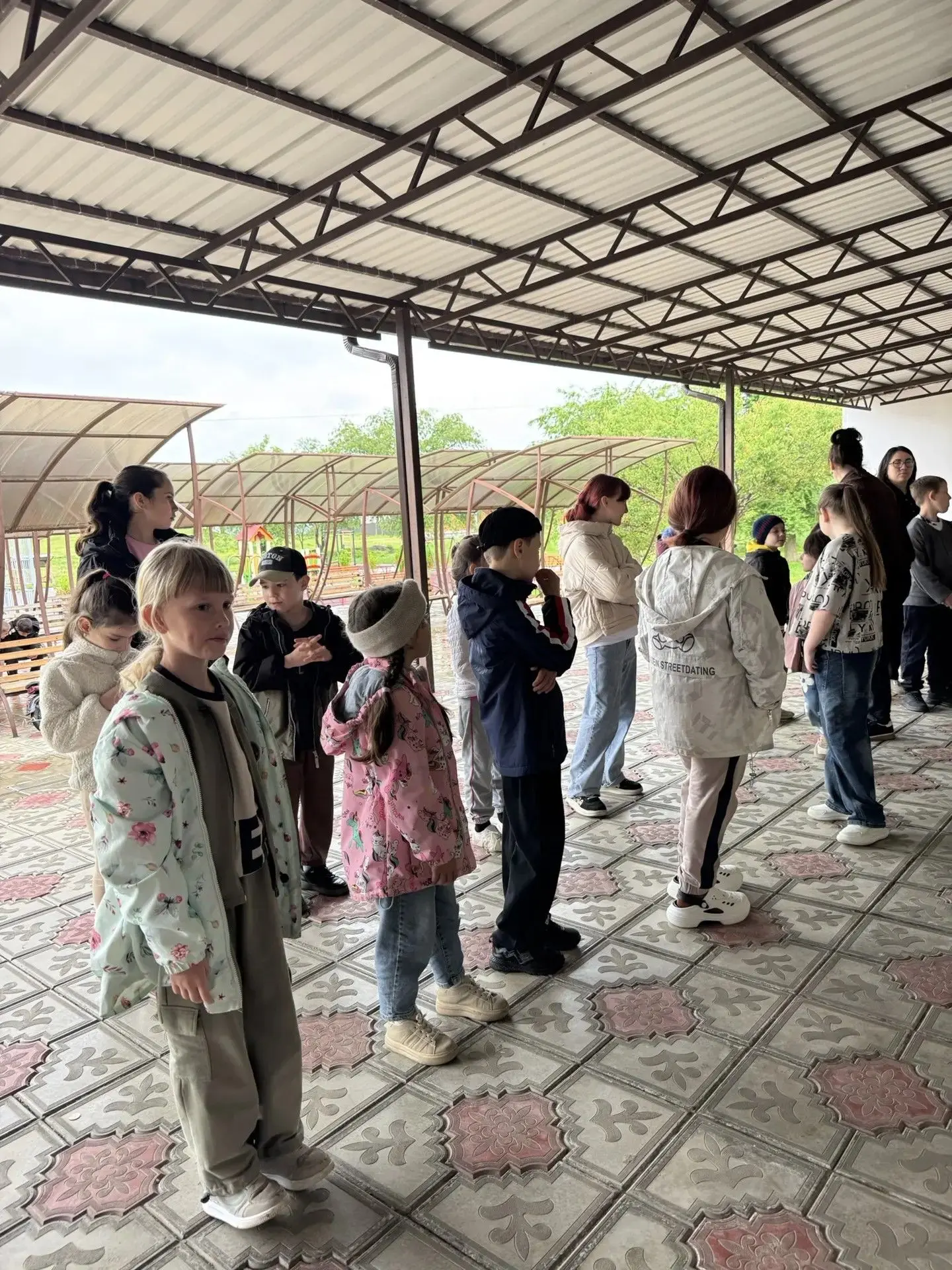 Первый день в летнем пришкольном лагере под девизом "Праздник детства"

🍃Летняя пора – это долгожда