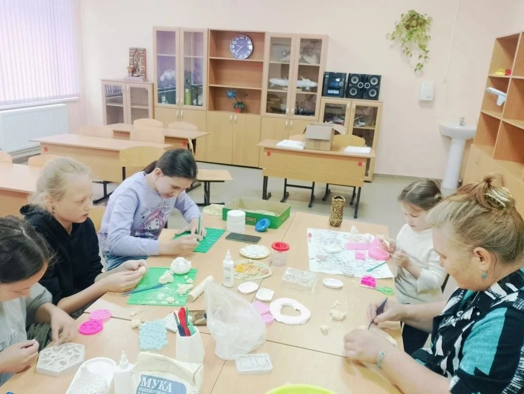 ✅В нашем  творческом объединении «Веселые мастера»  этим летом мы предлагаем окунуться в мир настоящ