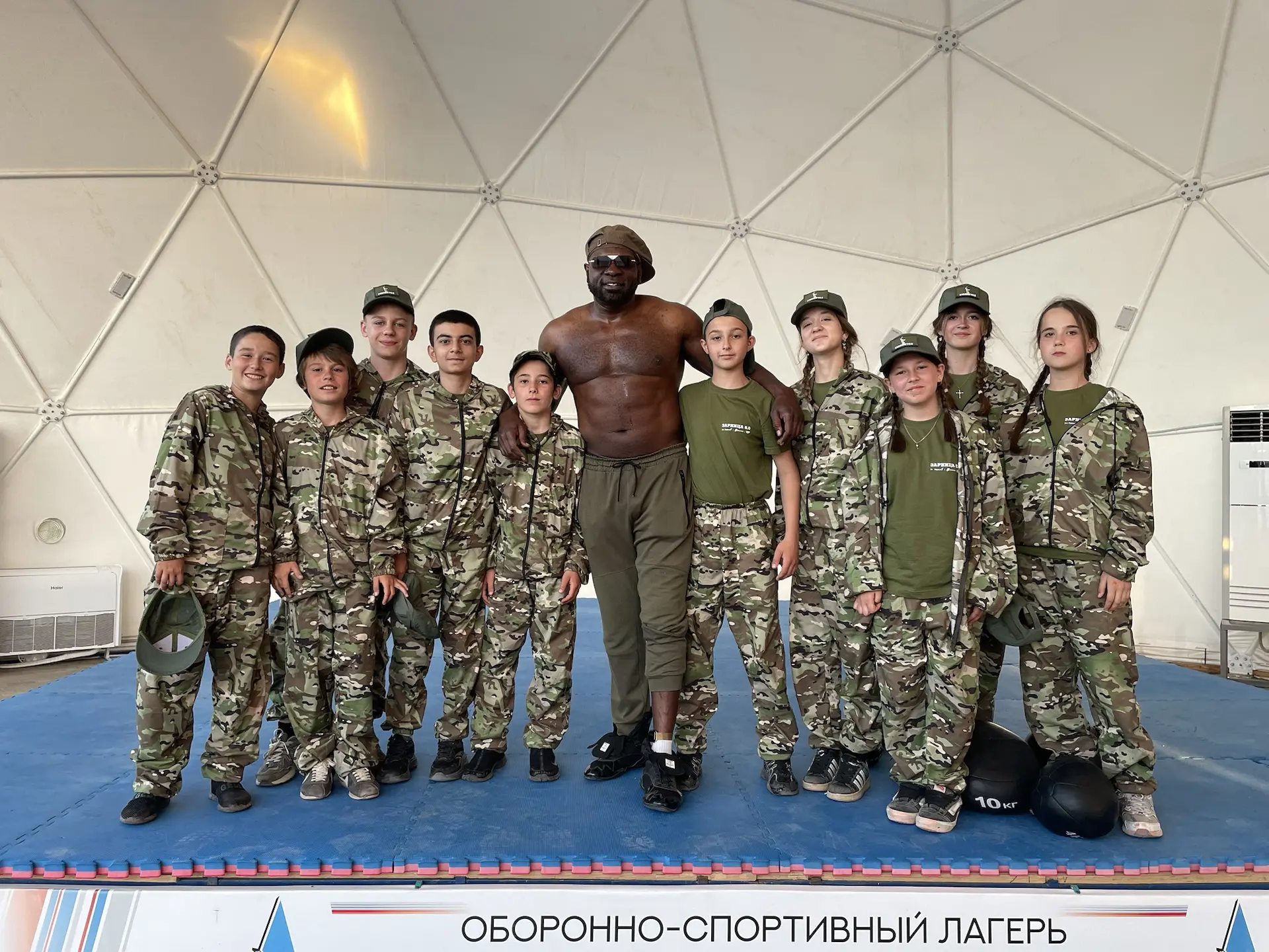 🔥 НЕВЕРОЯТНАЯ ВСТРЕЧА НА "ЗАРНИЦЕ"! 

Вчерашний день принёс команде #Монолит4 не только испытания, 