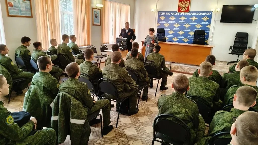 Увлекательная экскурсия в мир правопорядка! 👮‍♂️🐾

Кадеты 8 "А" и 8 "Б" классов совершили захватыв