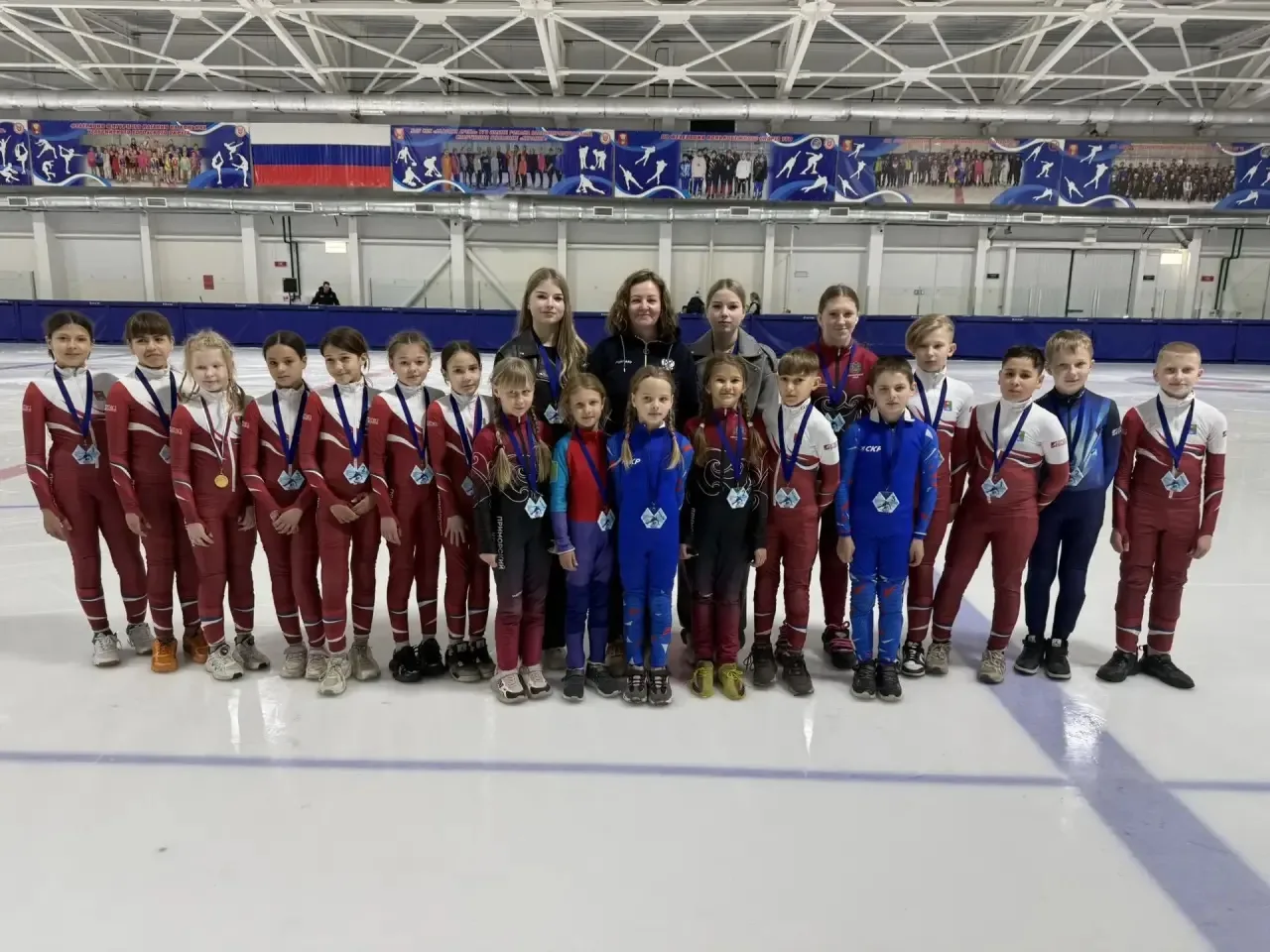 🏁Шорт-трек

В конце апреля кавалеровские конькобежцы участвовали в первенстве Приморского края в Ус