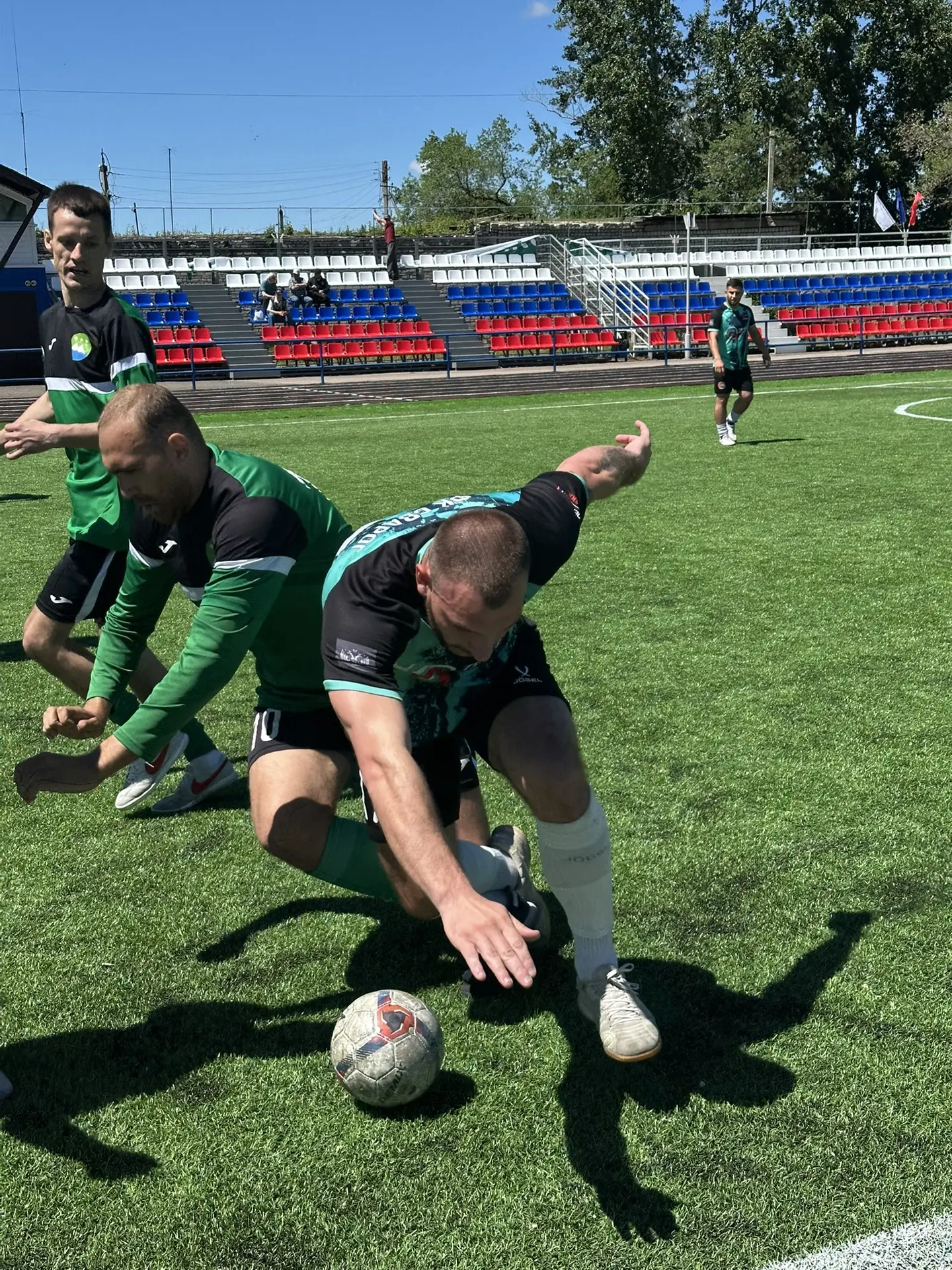 🎉 Завершились очередные игры! ⚽️
На площадке «Благовещенск — Белогорск» матч завершился со счётом 2