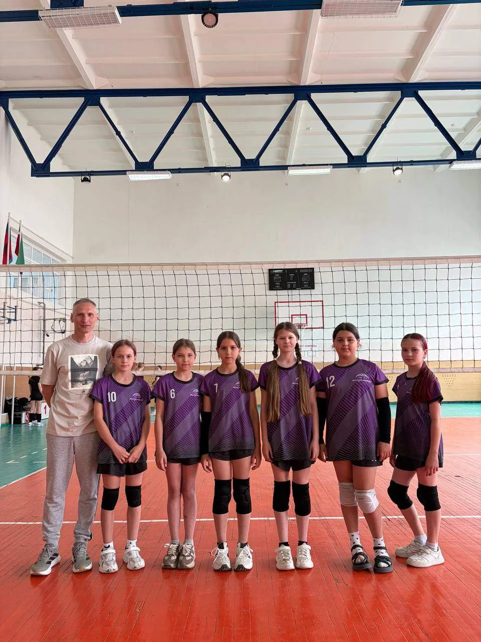 🏐 Волейбольный праздник в «Юбилейном»: товарищеские встречи и яркие победы!
28 мая спортивная школа