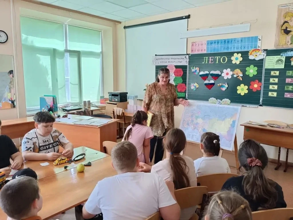 «11 июня наш лагерь превратится в огромную карту нашей Родины! В День России для ребят начальной шко