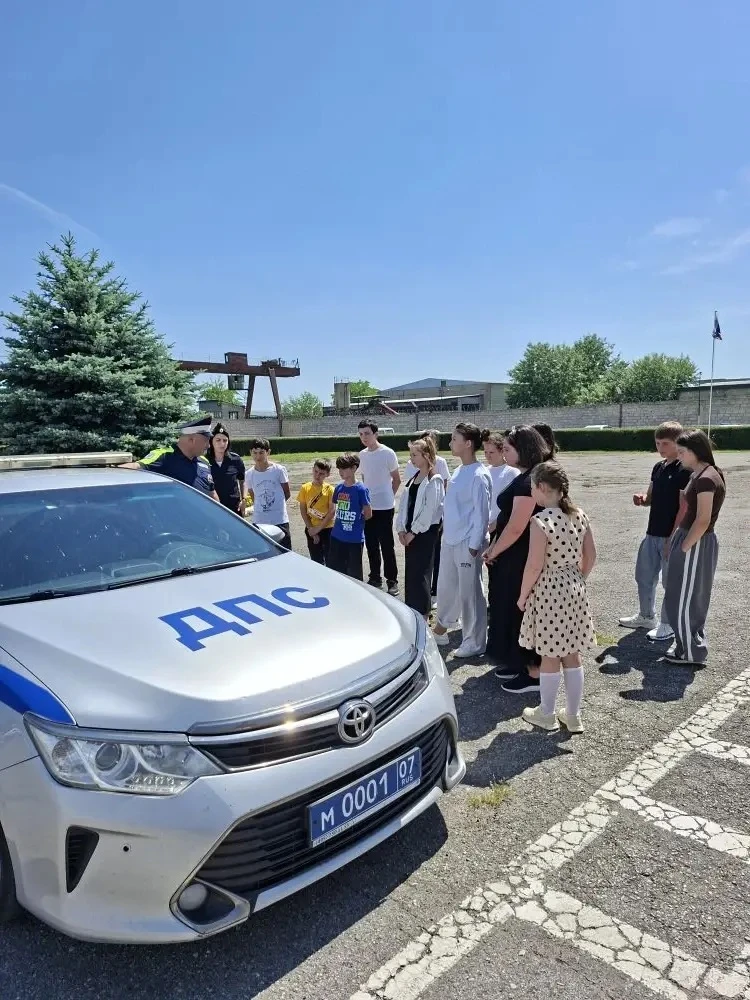 Воспитанники ГКУ РСРЦ «Намыс» вместе с представителями института посетили Управление Госавтоинспекци