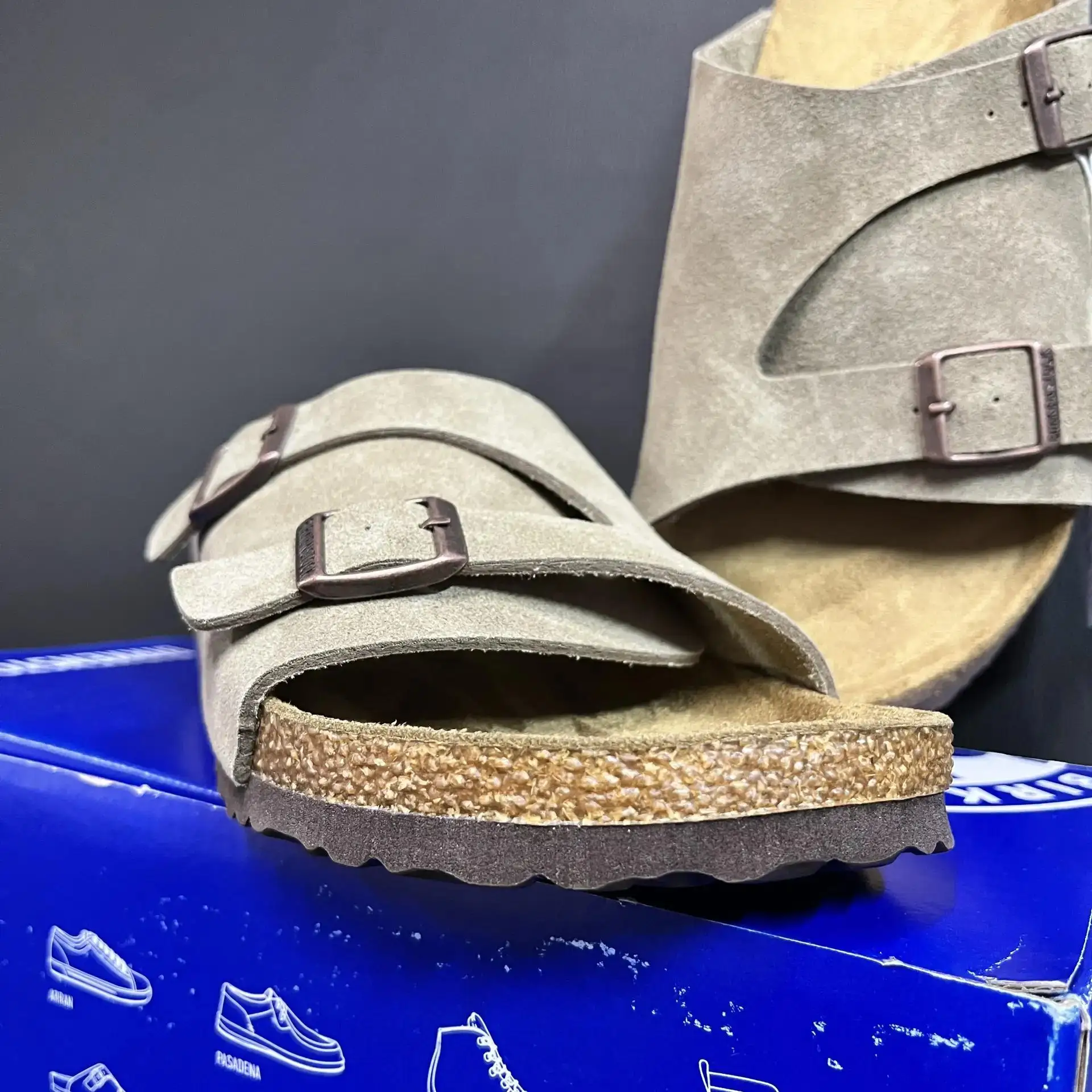 🩴  Sandals Birkenstock Zurich  🩴

* 💰 Актуальные цены в КАТАЛОГЕ
* 🦶 Размеры: 41–46 (наличие уто