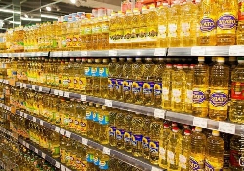 А почему мы перестали бояться сахара, но до сих пор спокойно льем рафинированное масло из бутылки на