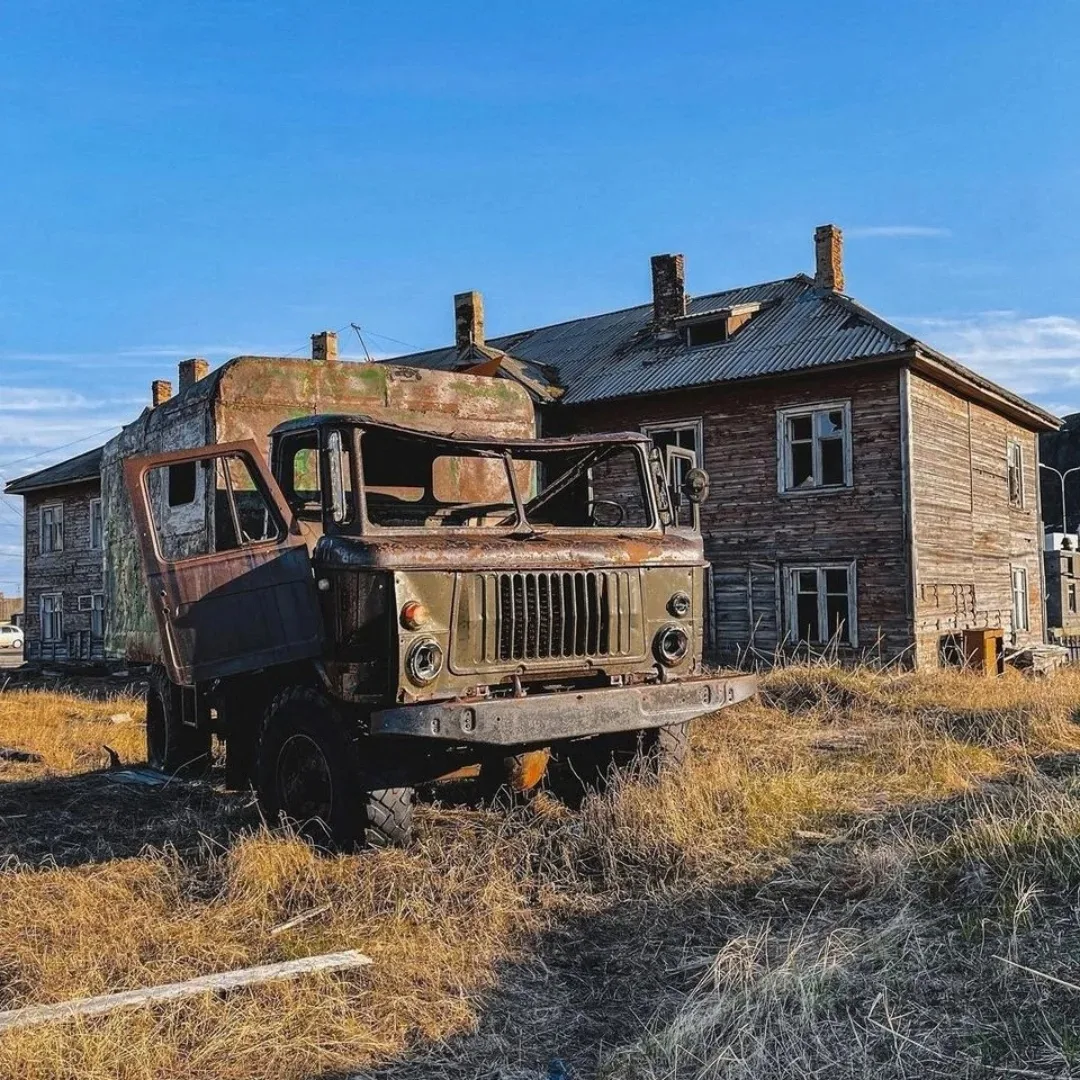 Териберка

Териберка — село в Кольском районе Мурманской области, расположенное на берегу Баренцева 