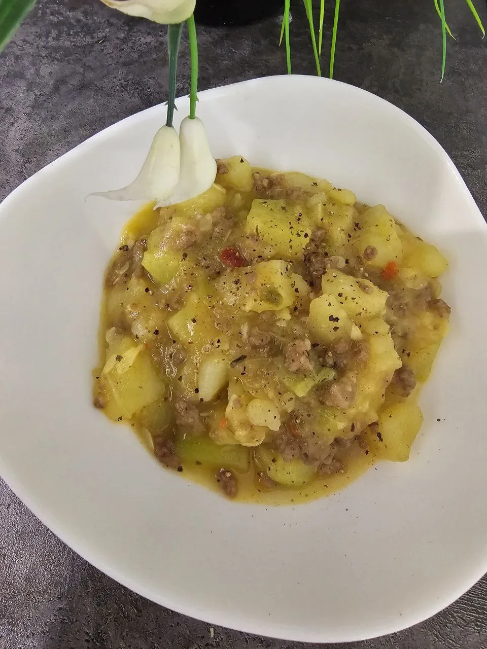 Овощное рагу с фаршем в мультиварке 🥘

Можно готовить и в казане и в сковороде с толстым дном и выс