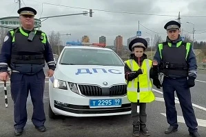 Полицейские на один день сделали школьника инспектором ДПС за найденную закладку с наркотиками 

Пол