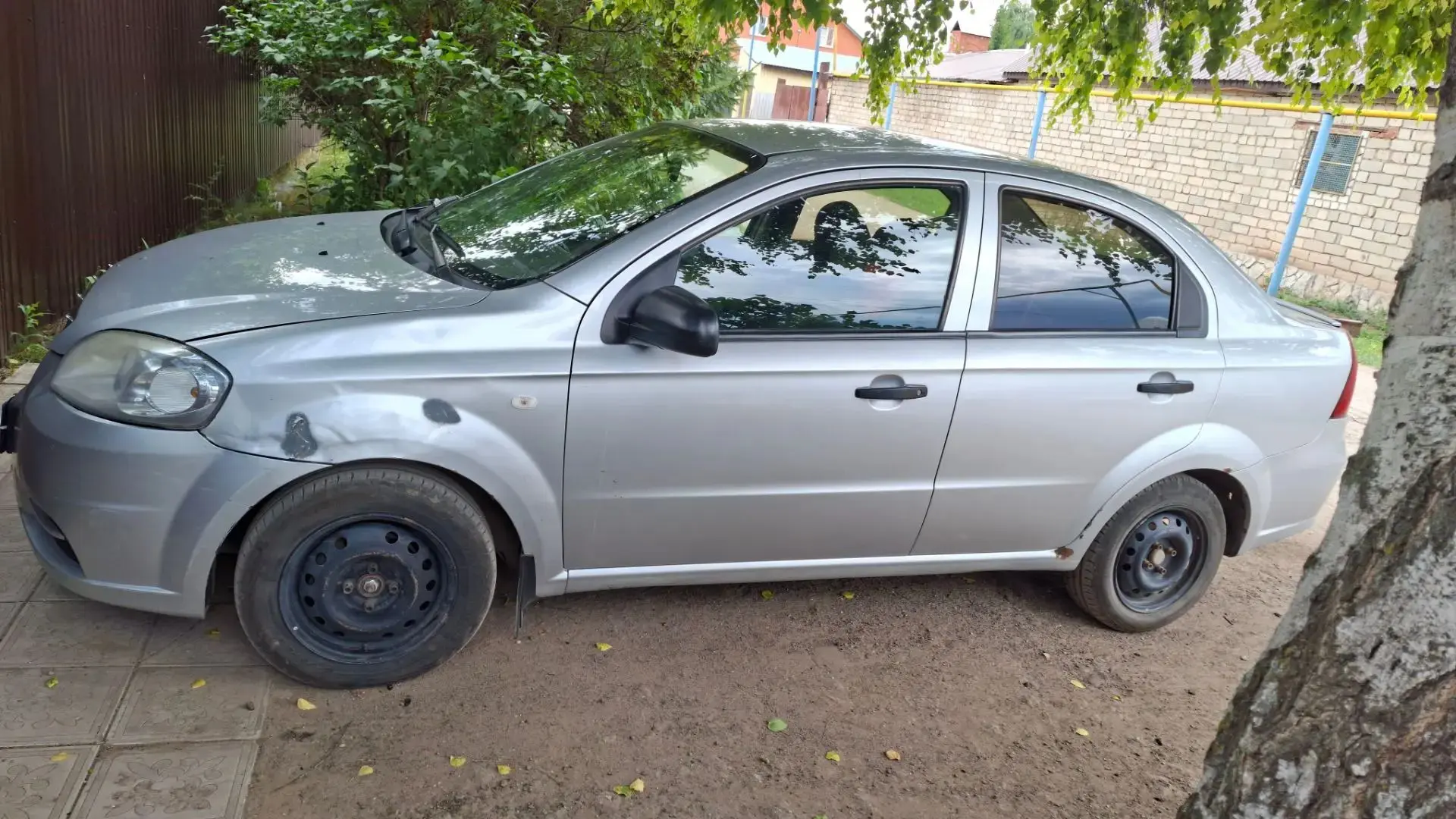 Продам Chevrolet Aveo 
1.2 МТ,
 2011 год, 
286 000 км пробег. 
Цена 370 000
+79270515545