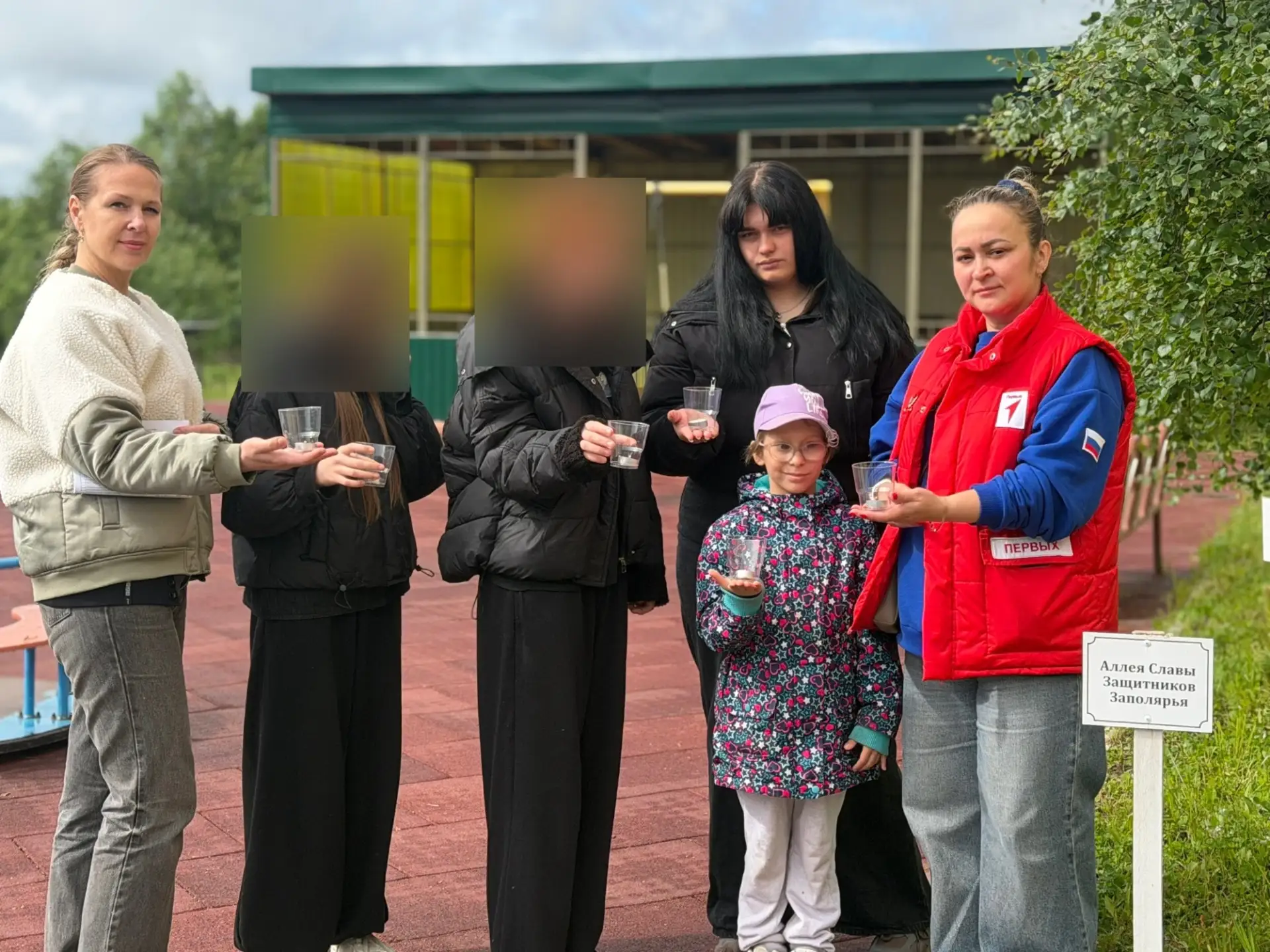 🕯 Эхо войны и свет памяти: как в Заполярье хранят историю!

🎗 В День памяти и скорби ребята из пер