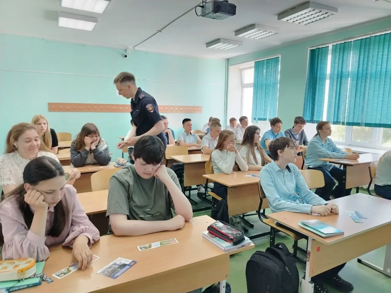 ВНИМАНИЕ, ДЕТИ! Безопасность на дорогах — наша общая забота
В преддверии летних каникул в МАОУ СОШ №