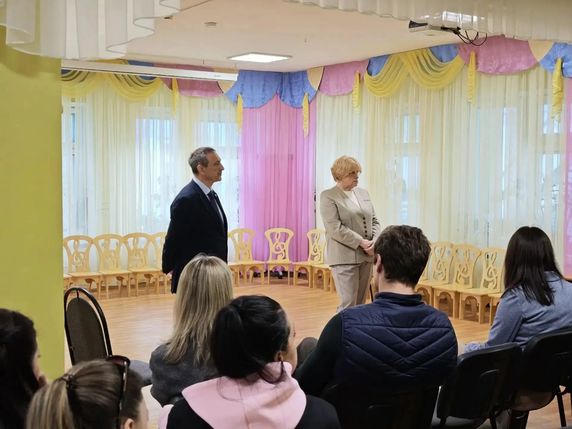 ❗️ Глава Ухты Марина Метелева встретилась с родителями детского сада №55

Родители и педагоги обрати