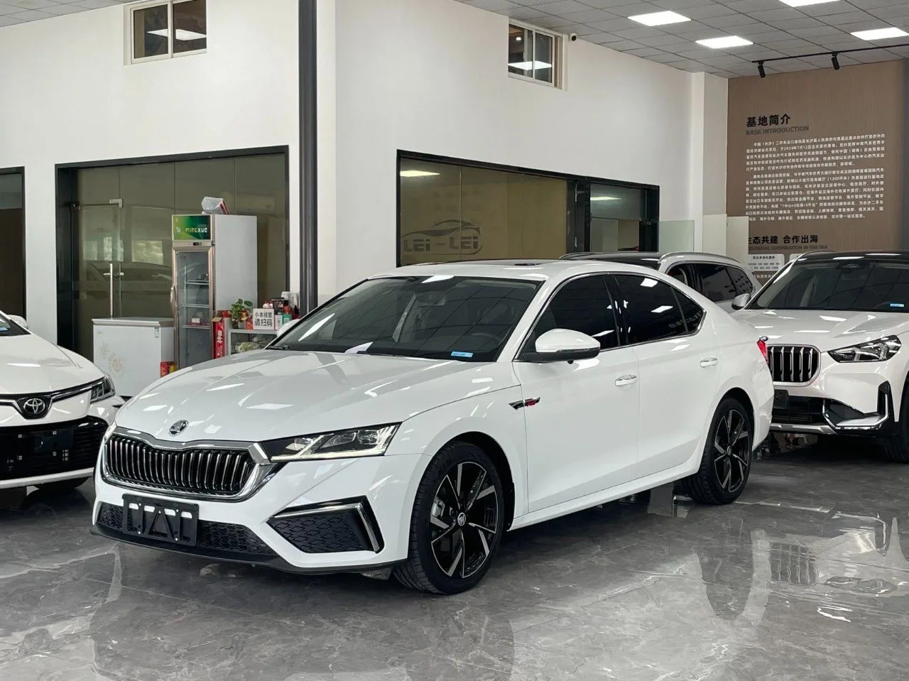 В продаже 🎉

Skoda Octavia 2023 г., PRO TSI280 Premium Edition 

💱 Цена АвтоПодКлюч 
(со всеми рас