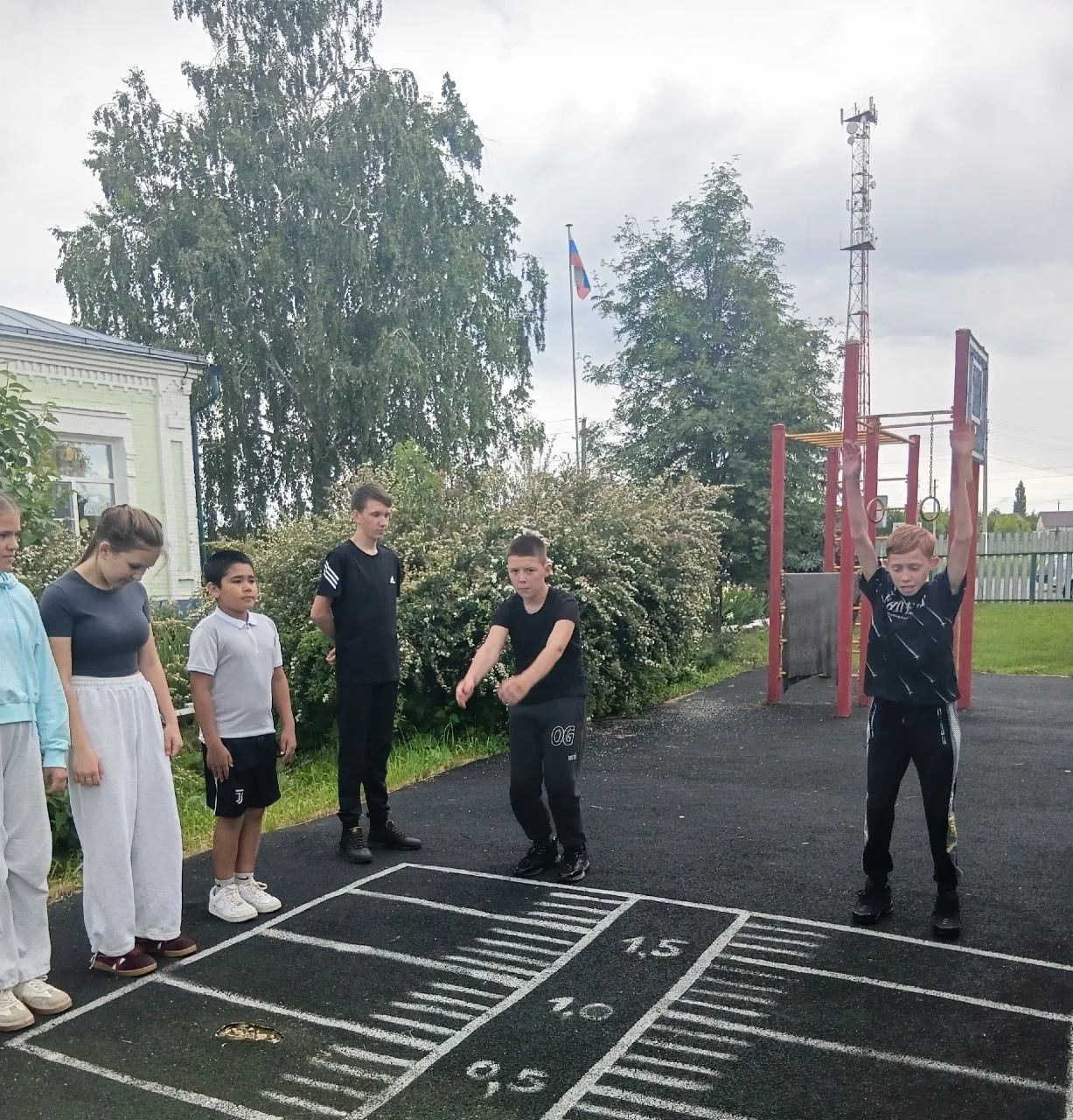 В первый день лета , 01.06.2026 на базе школы села Сторожевое. Была проведена эстафета "Оранжевый мя